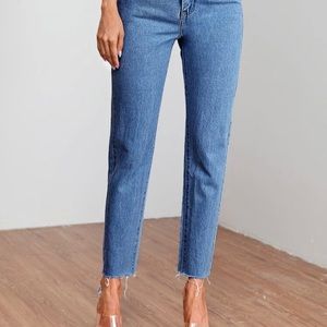 Frayed High Waisted Jeans